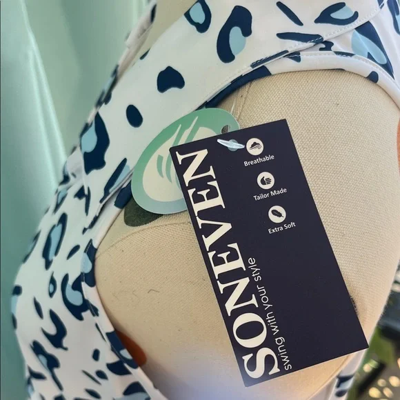 Soneven Golf dress and shorts. - Picture 5 of 5